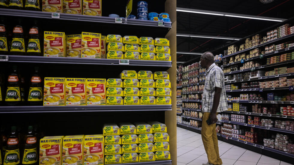 Martinique: un accord signé pour baisser le prix de certains produits alimentaires de «20% en moyenne»