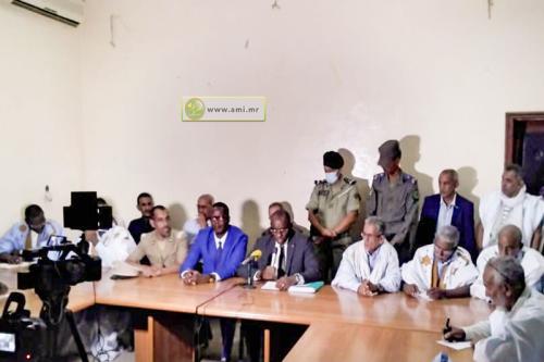 Adrar : le ministre de l'Agriculture annonce la réalisation de 60 puits artésiens pour irriguer 150 mille palmiers 