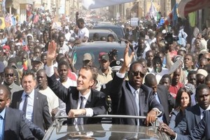 Sénégal : Macron massivement accueilli à Saint-Louis