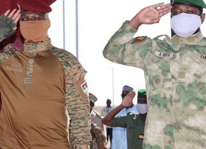 La Cédéao menace de « sanctions majeures » le Mali, la Guinée et le Burkina Faso