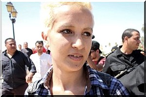 Tunisie: la justice ordonne la remise en liberté de la femen Amina 