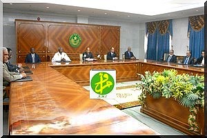 Le Président de la République préside une cérémonie de prestation de serment de deux nouveaux membres du conseil constitutionnel