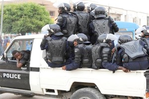 Mauritanie : le sit-in des sénateurs réprimé par la police et le matériel photographique confisqué