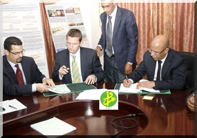 Signature d'un contrat d'exploration production en la Mauritanie et Tullow Oil.  