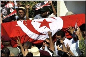Aux obsèques de Brahmi, la foule scande : «Nous te vengerons, martyr !»