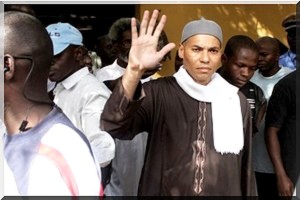 Sénégal: Karim Wade a passé sa première nuit à la gendarmerie