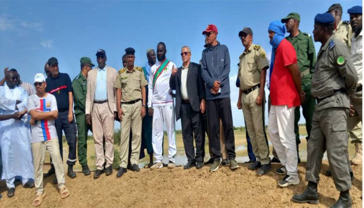 Le wali du Guidimagha examine la situation relative à la montée à Ghabou des eaux du fleuve