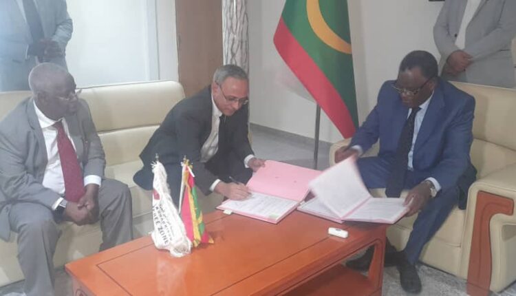 Signature d’un accord de partenariat entre la Zone Franche de Nouadhibou et la SNIM